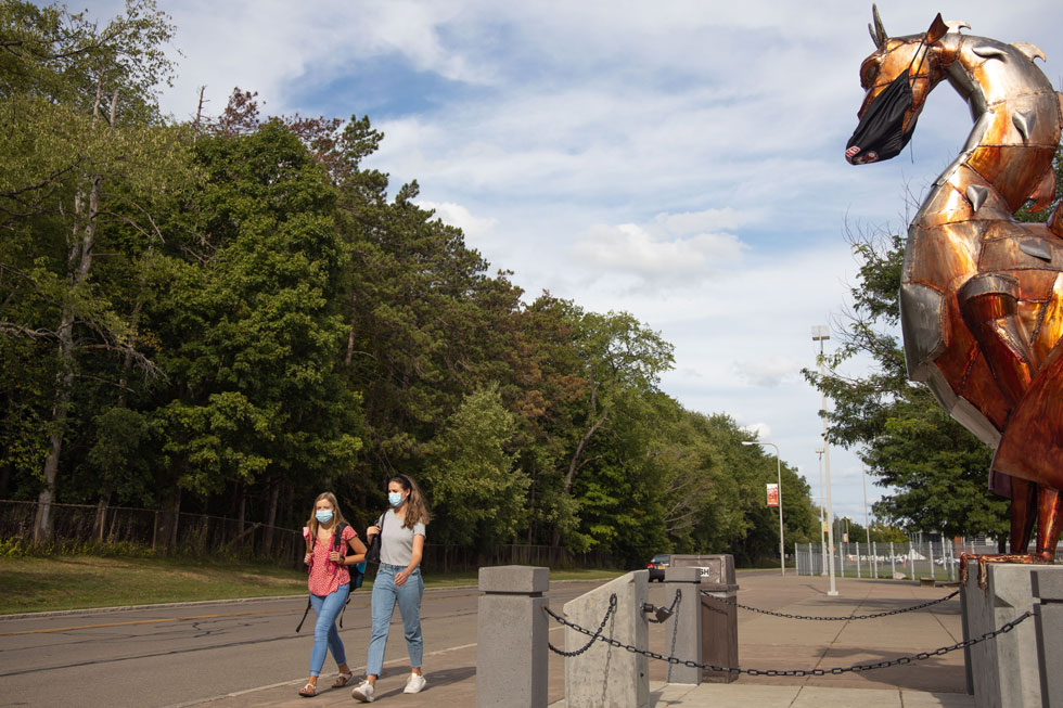 Capture-Moment-statue-mask.jpg