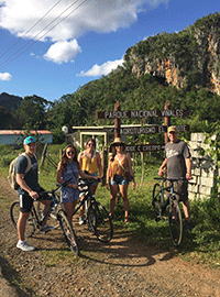 Cuba_countryside_in_Vinales_WEB