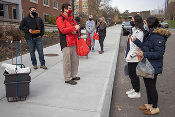 Staff members from Advisement and Transition raise awareness for course registration during the Fall 2021 semester